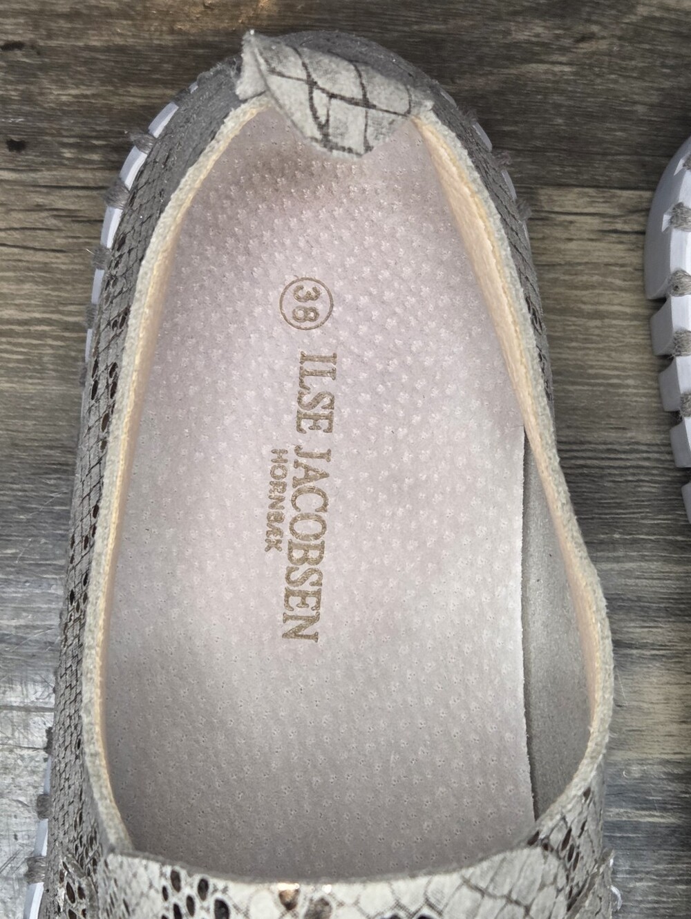 Ilse Jacobsen Womens Beige Snake-Print Slip-On Loafers - Picture 2 of 6